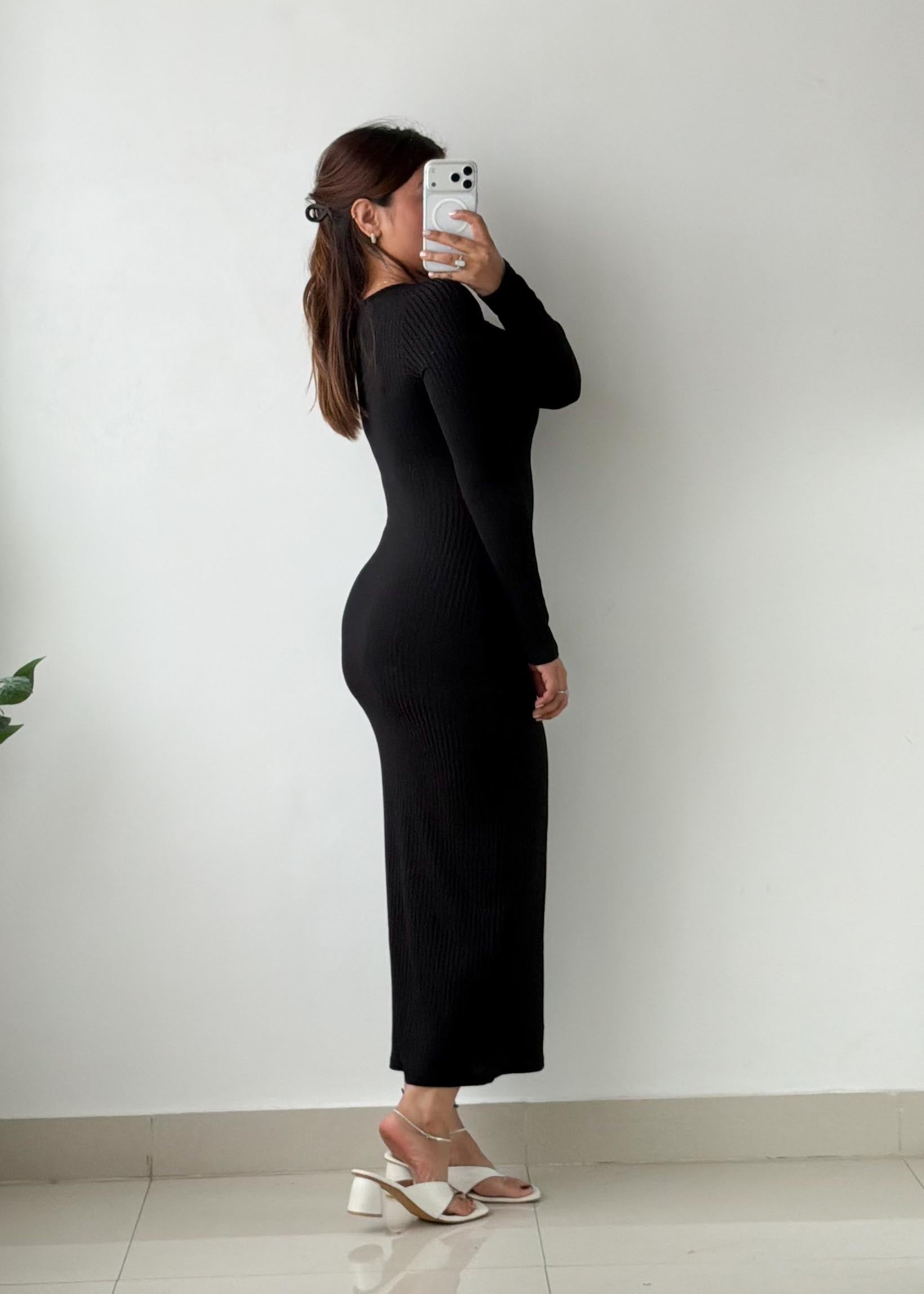 Size S-M Black Ribbed Knit Maxi Dress