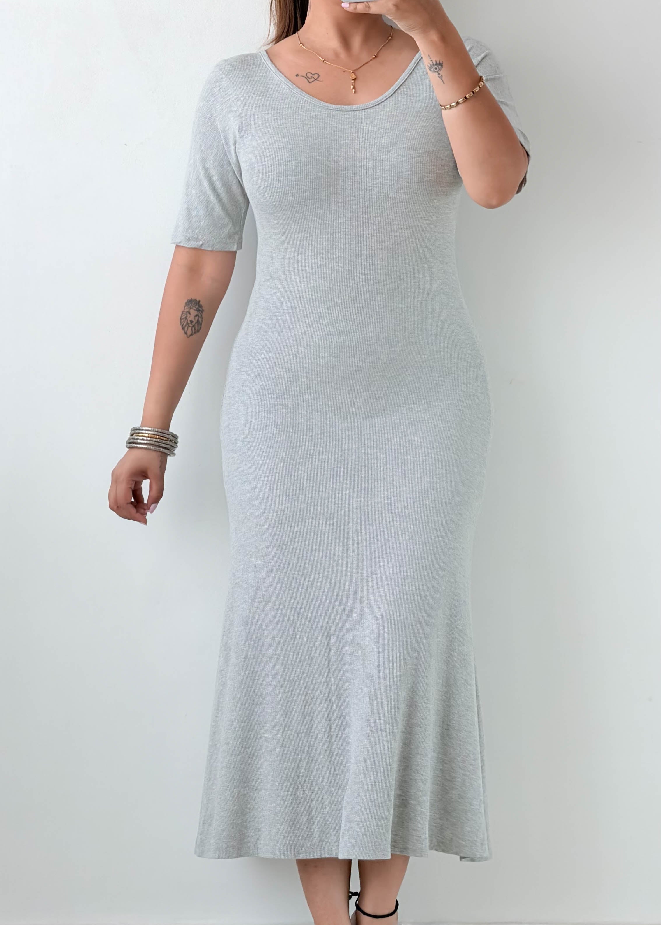 Size S-M Grey Ribbed Scoop Neck Midi Dress