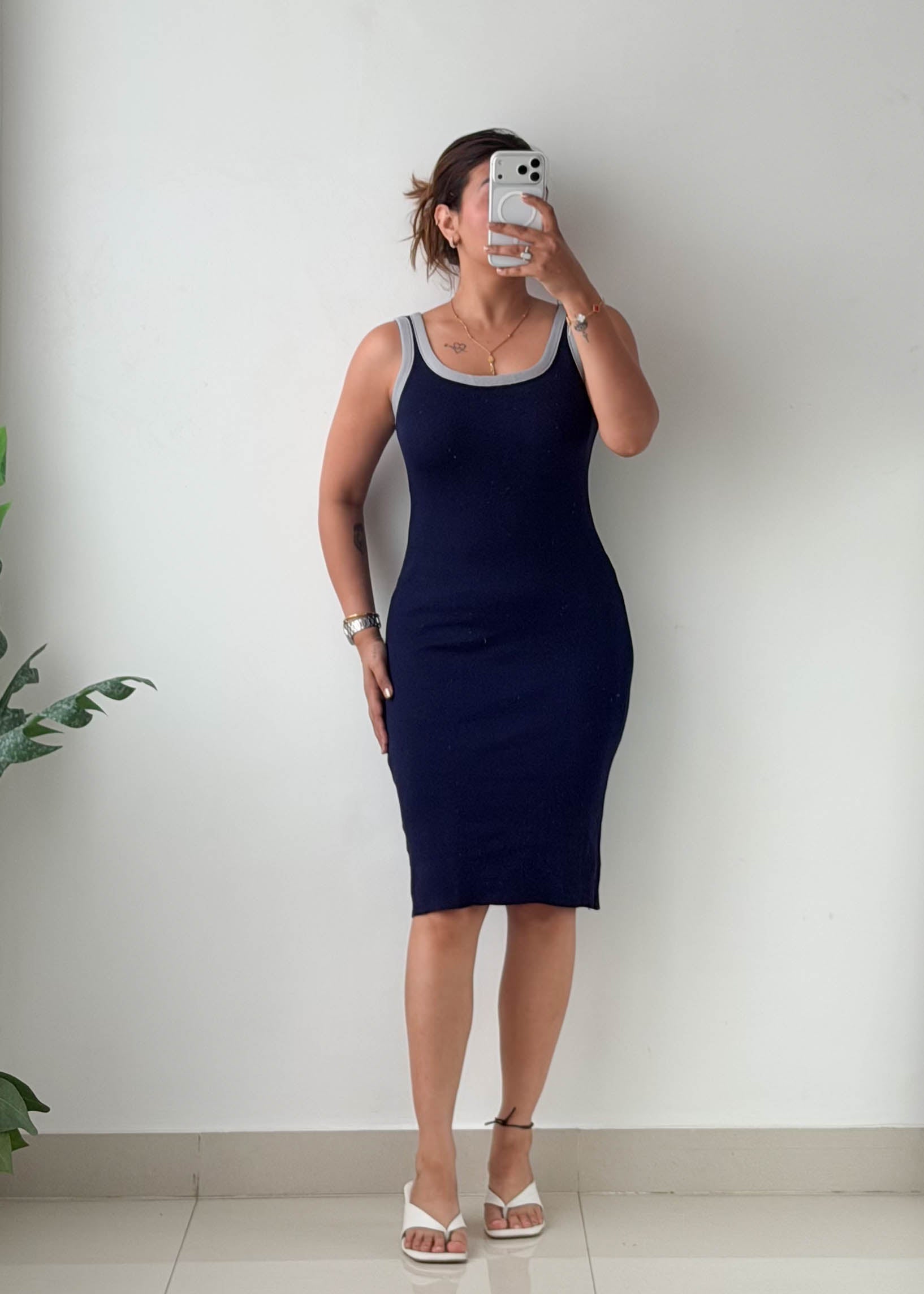 Size S-M Navy Contrast Trim Ribbed Knit Midi Dress