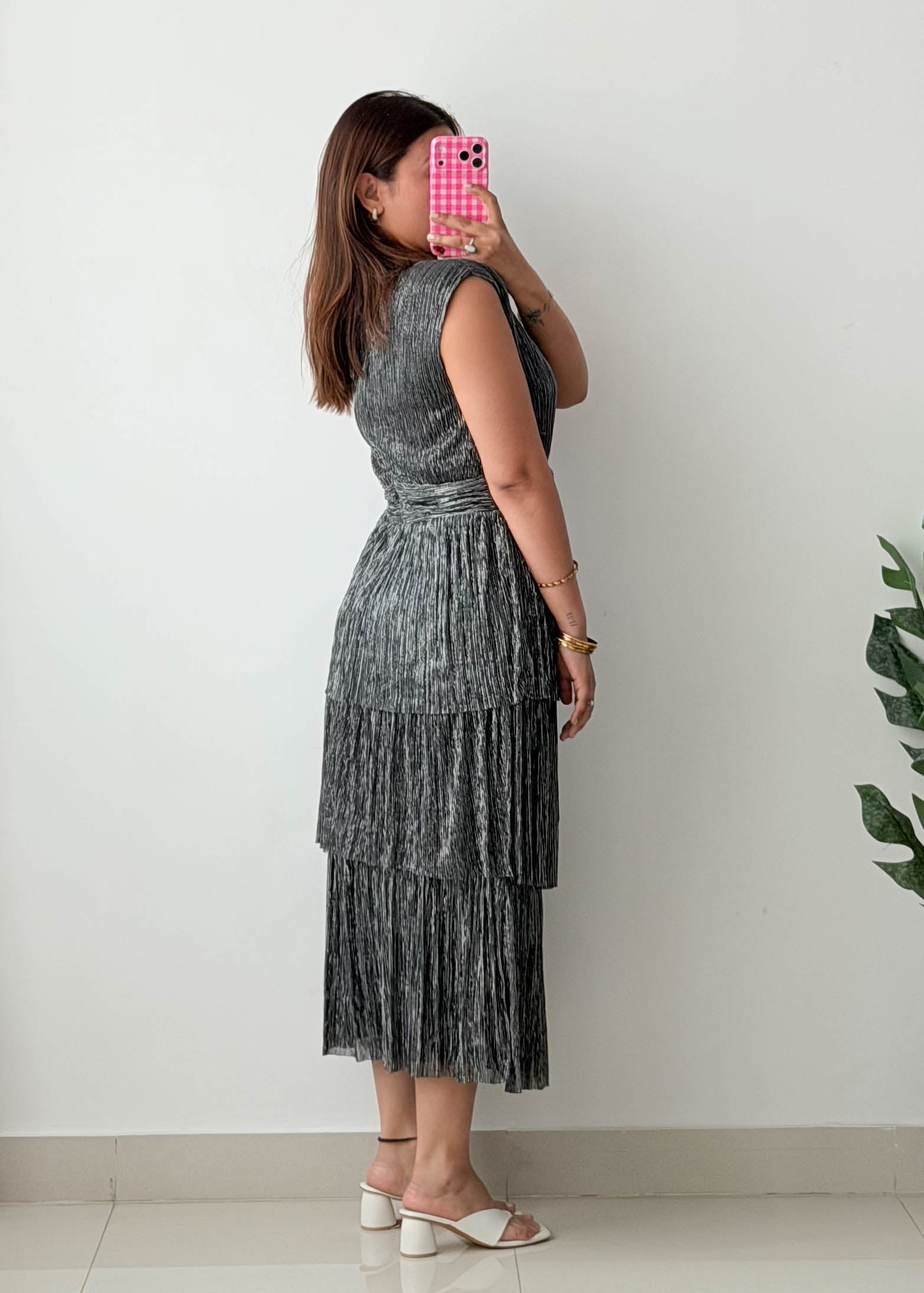 Size M-L Silver Pleated Midi Dress