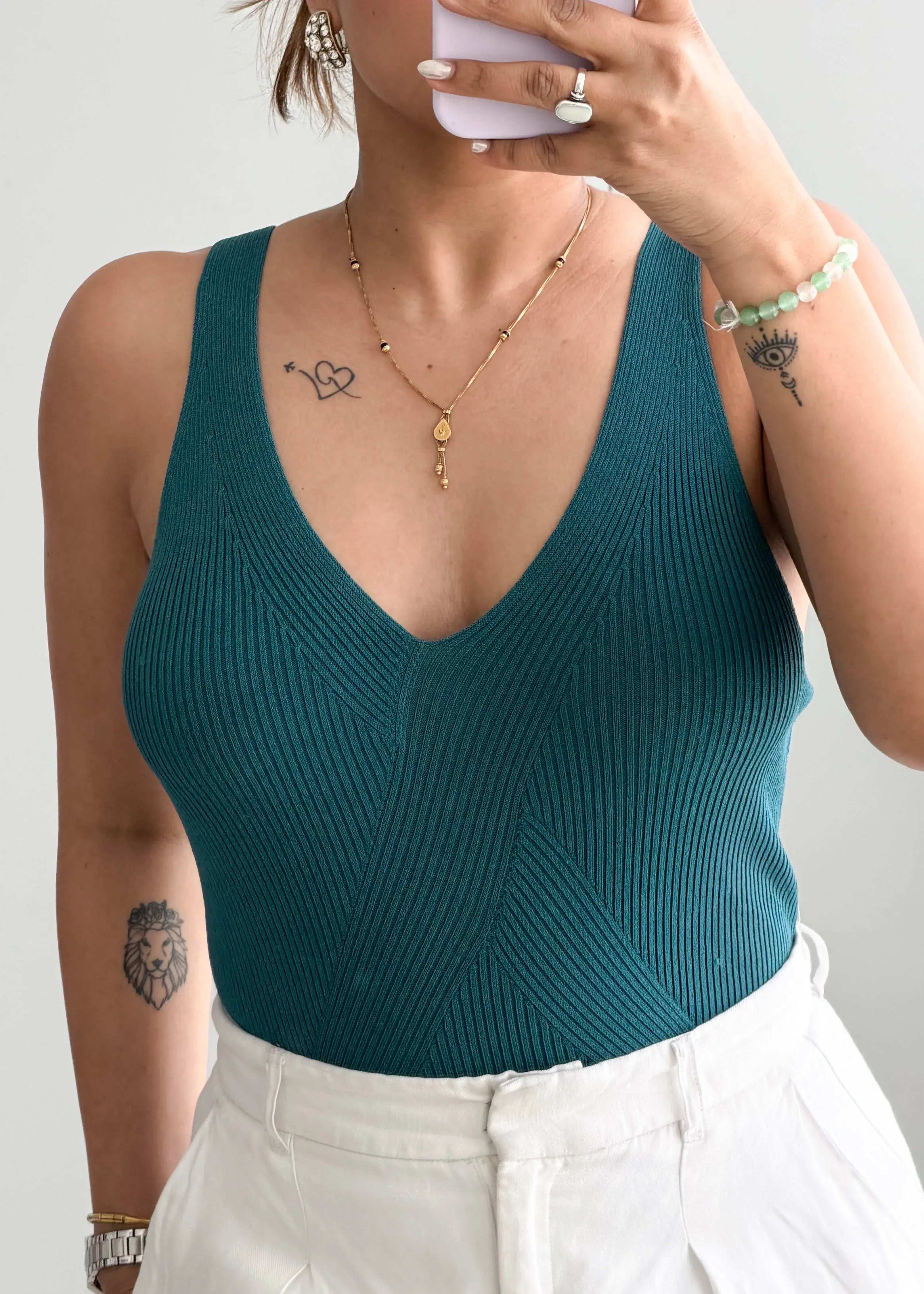 Size L-XL, Teal Sleeveless V-Neck Top - Closet by Payal