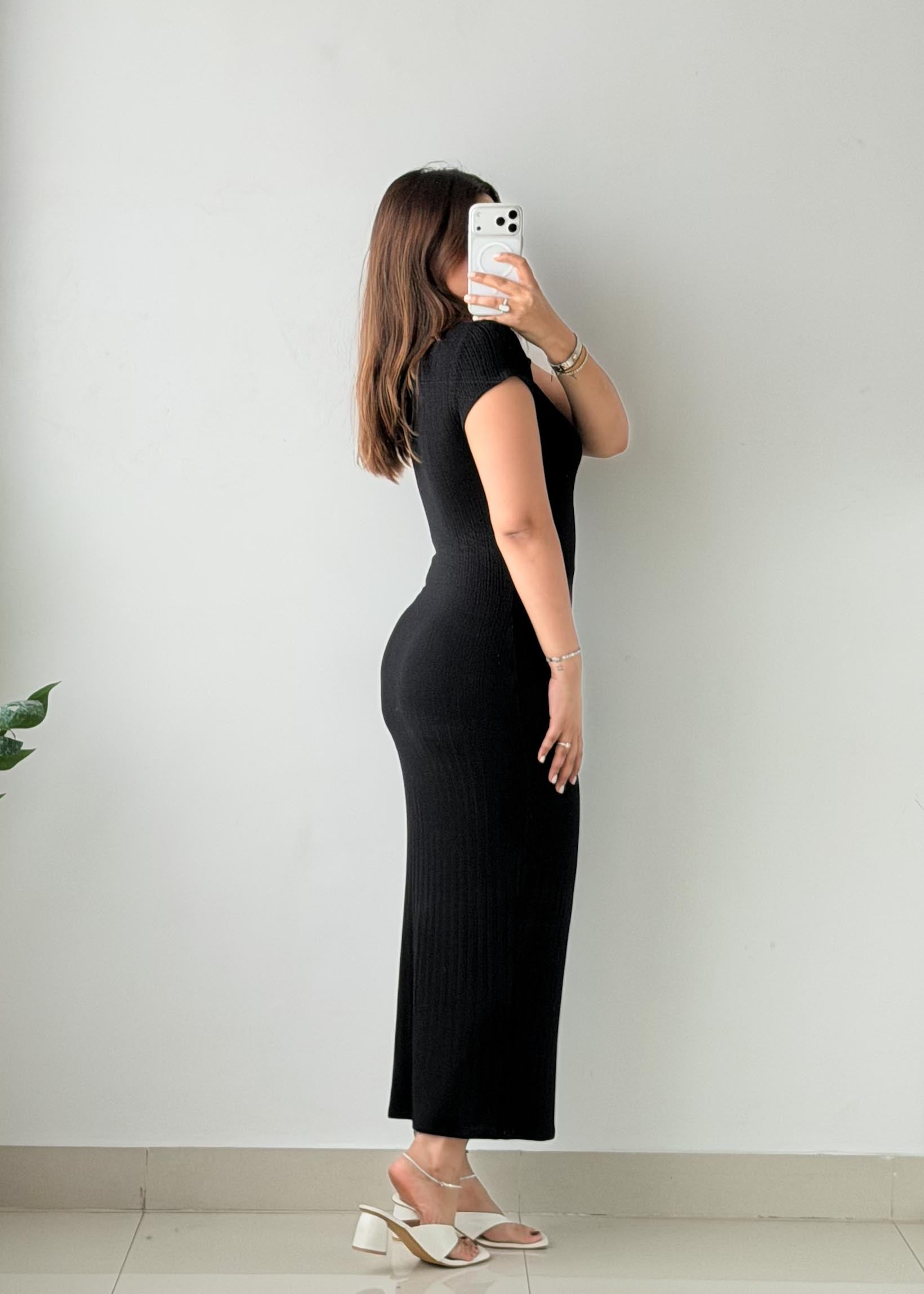 Size S-M Black Ribbed Knit Maxi Dress