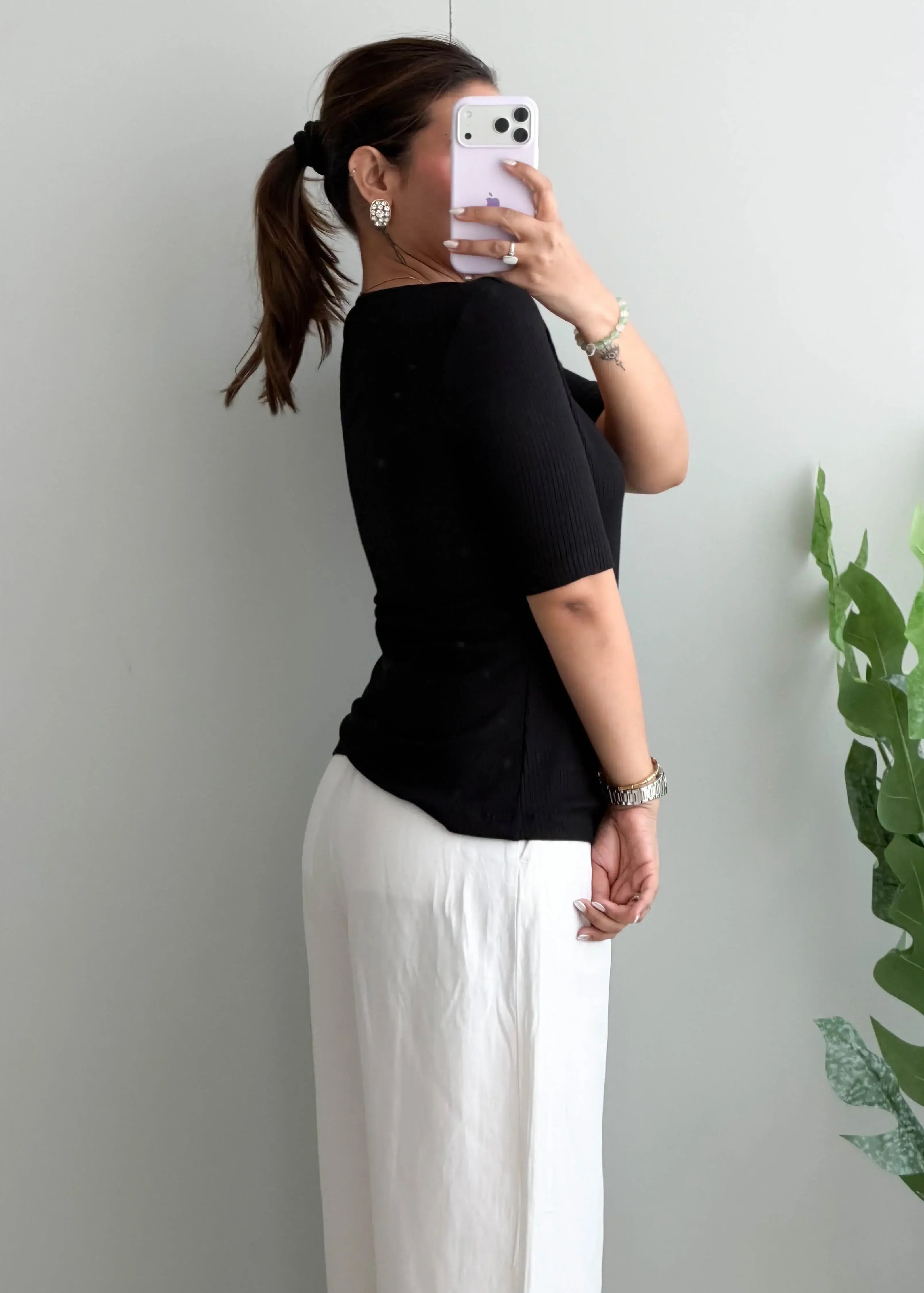 Size M-L, Black Half Sleeve Fitted Top - Closet by Payal