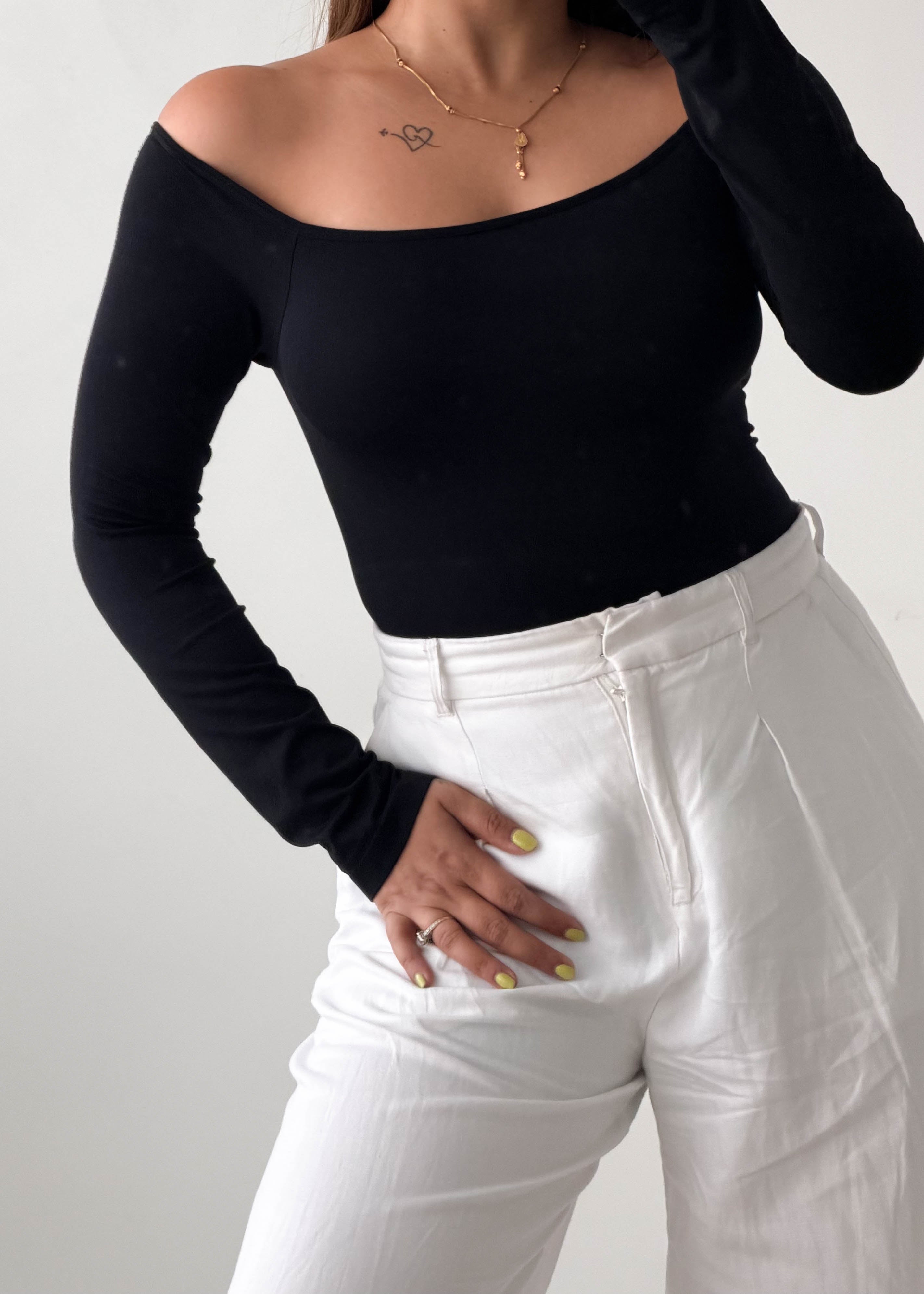 Size S-M Black Off-Shoulder Bodysuit