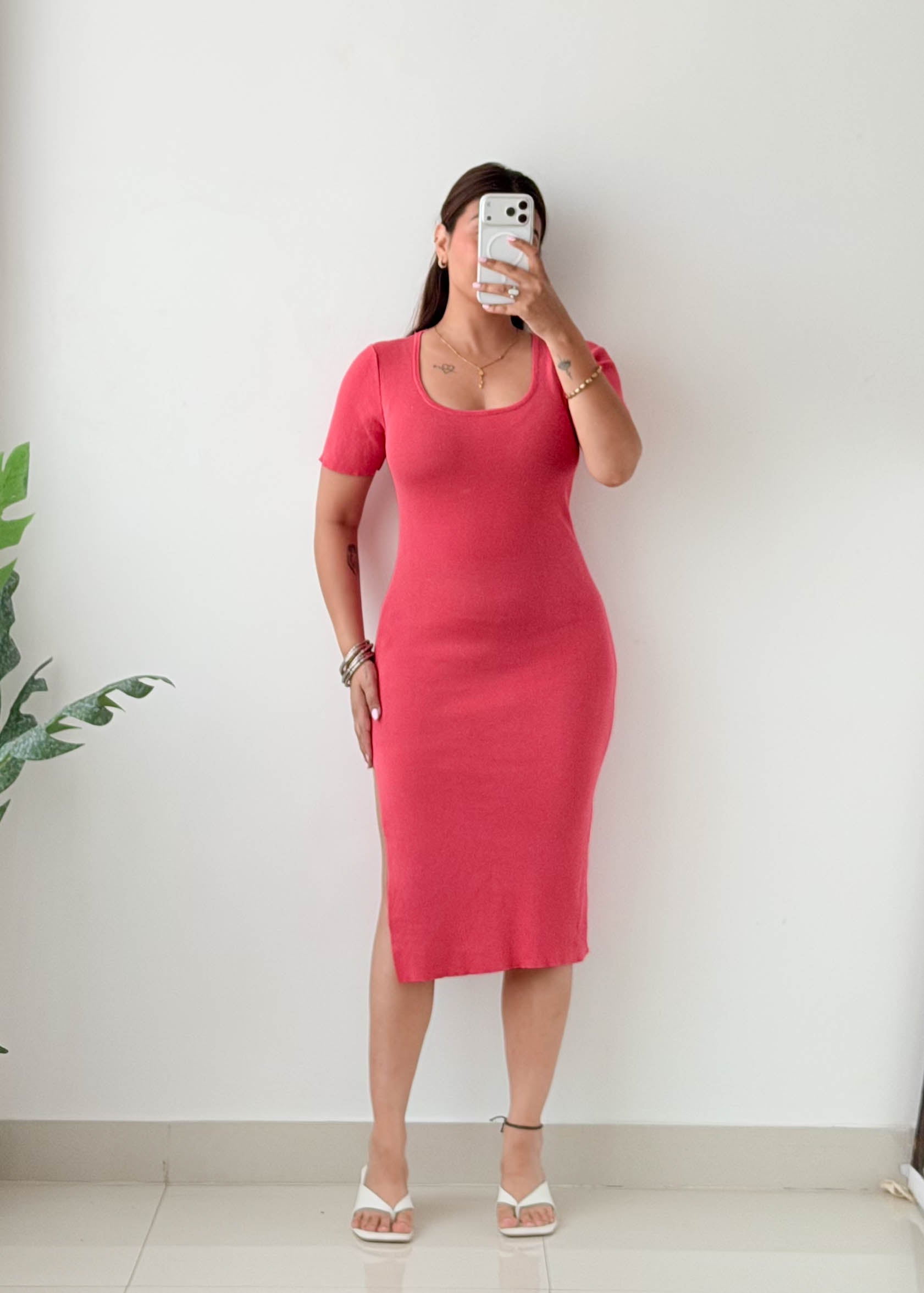 Size S-M Coral Scoop Neck Ribbed Midi Dress