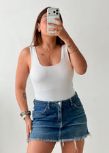 Size M-L White Sleeveless Top