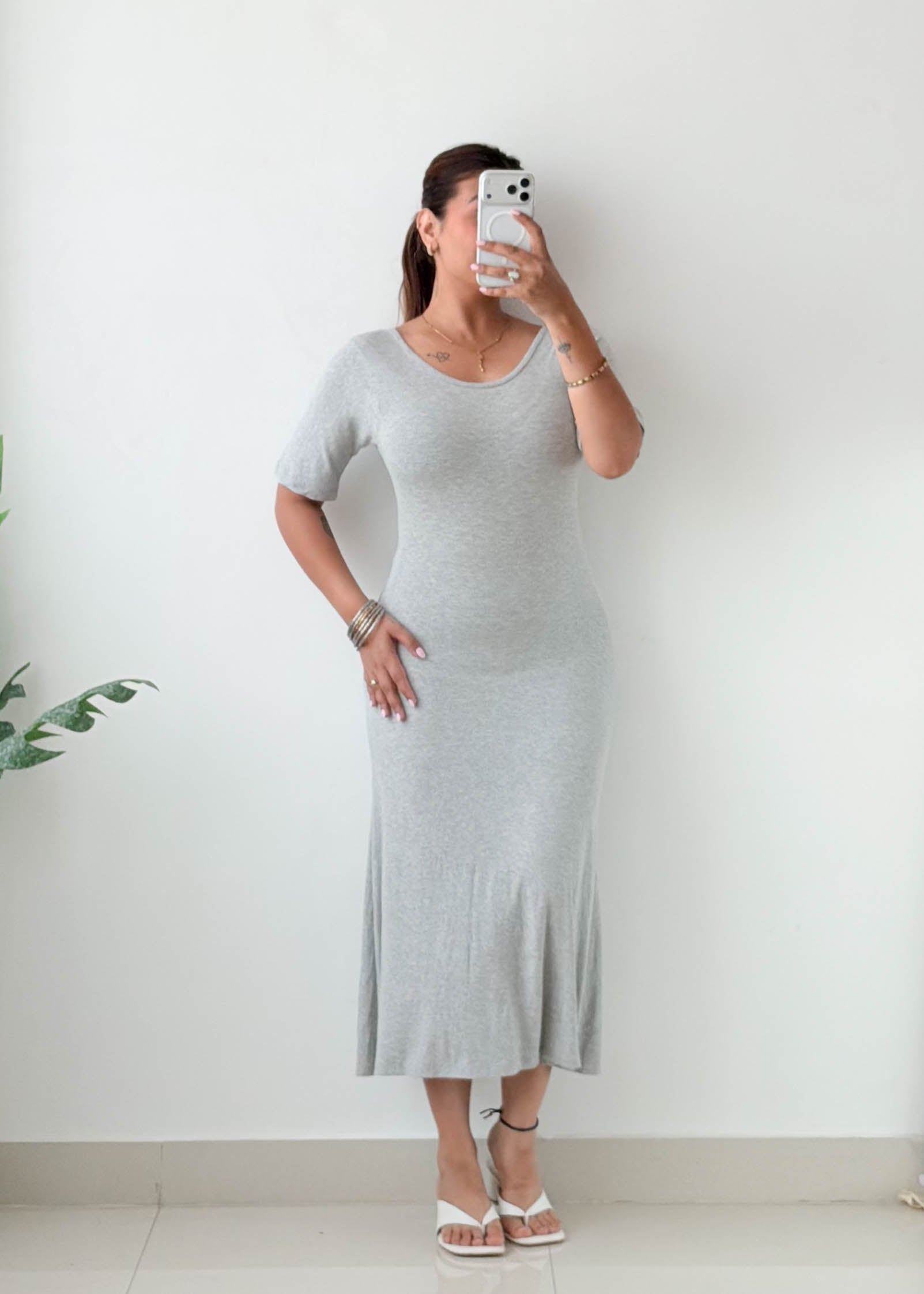 Size S-M Grey Ribbed Scoop Neck Midi Dress