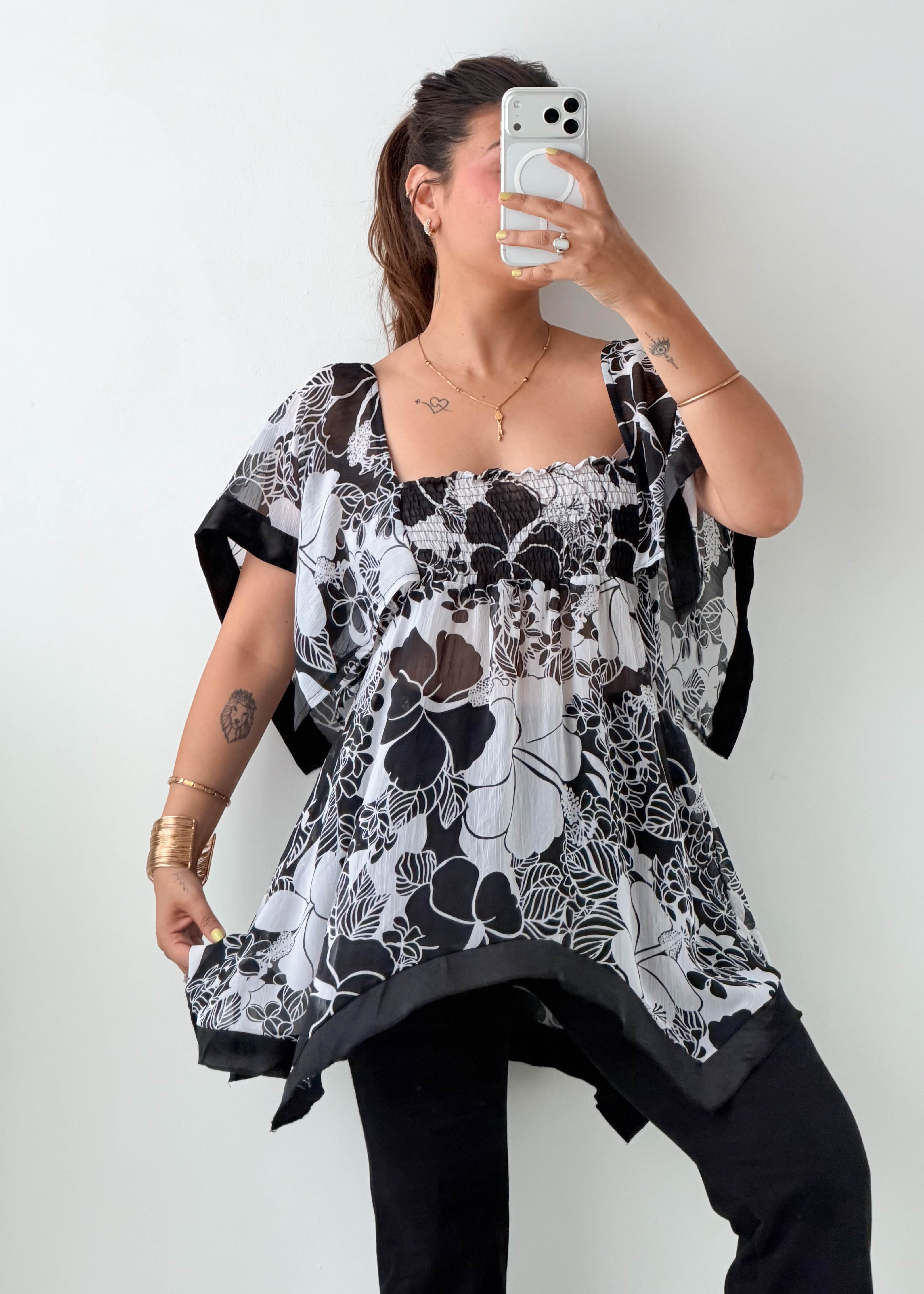 Size L-XL Black Floral Kaftan Top
