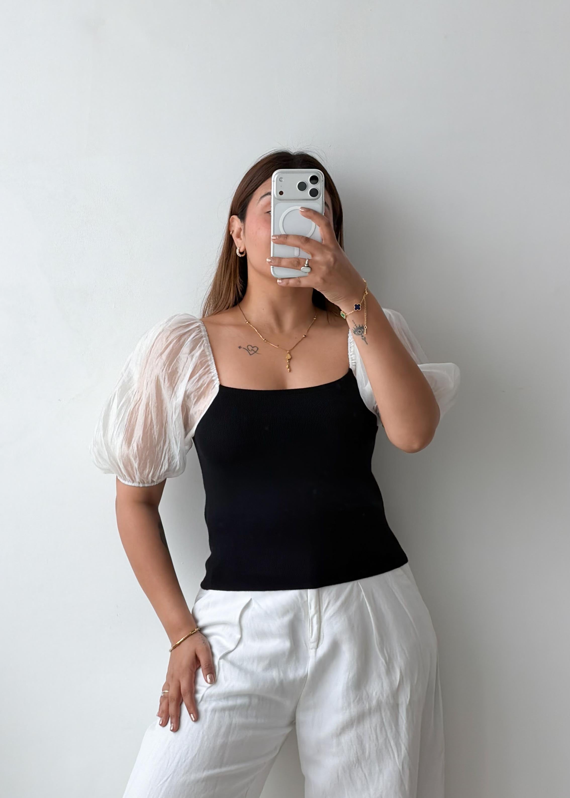 Size S-M Black Puff Sleeve Contrast Top