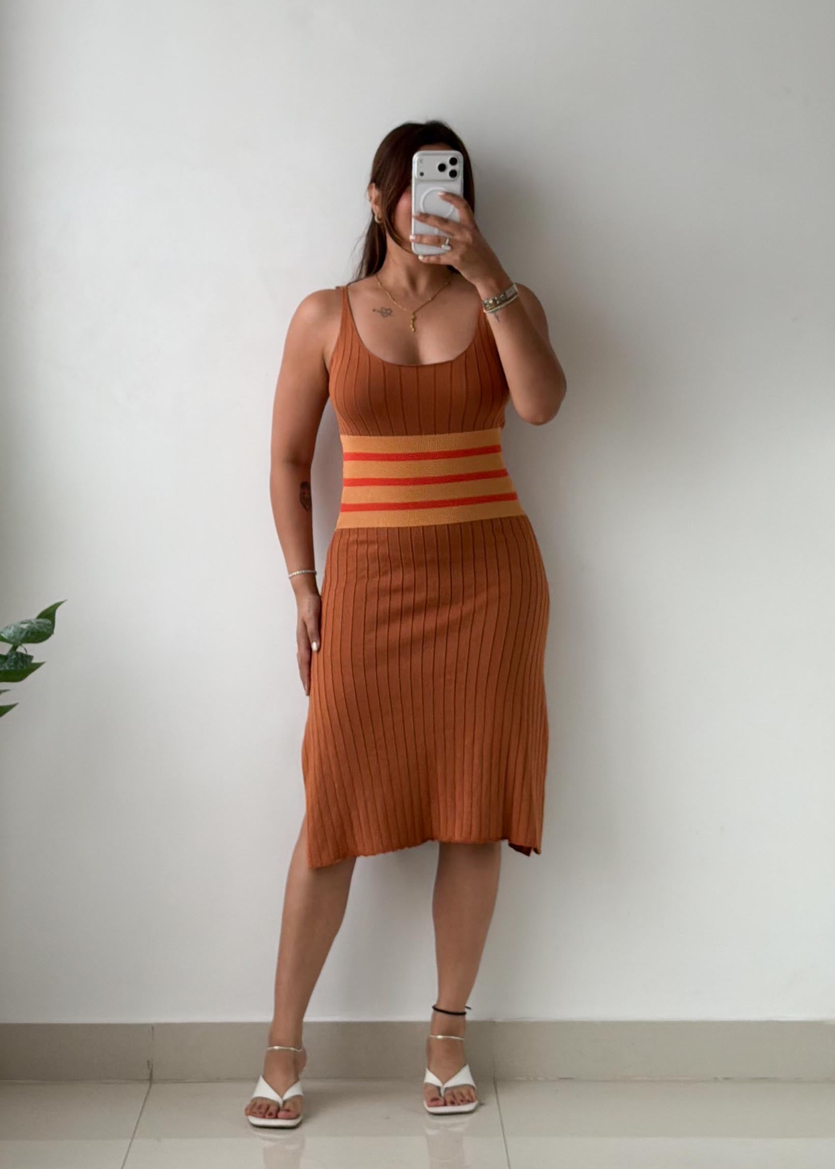 Size M-L Camel Colorblock Ribbed Knit Midi Dress
