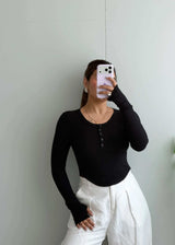 Size XS-S, Black Long Sleeve Ribbed Top - Closet by Payal
