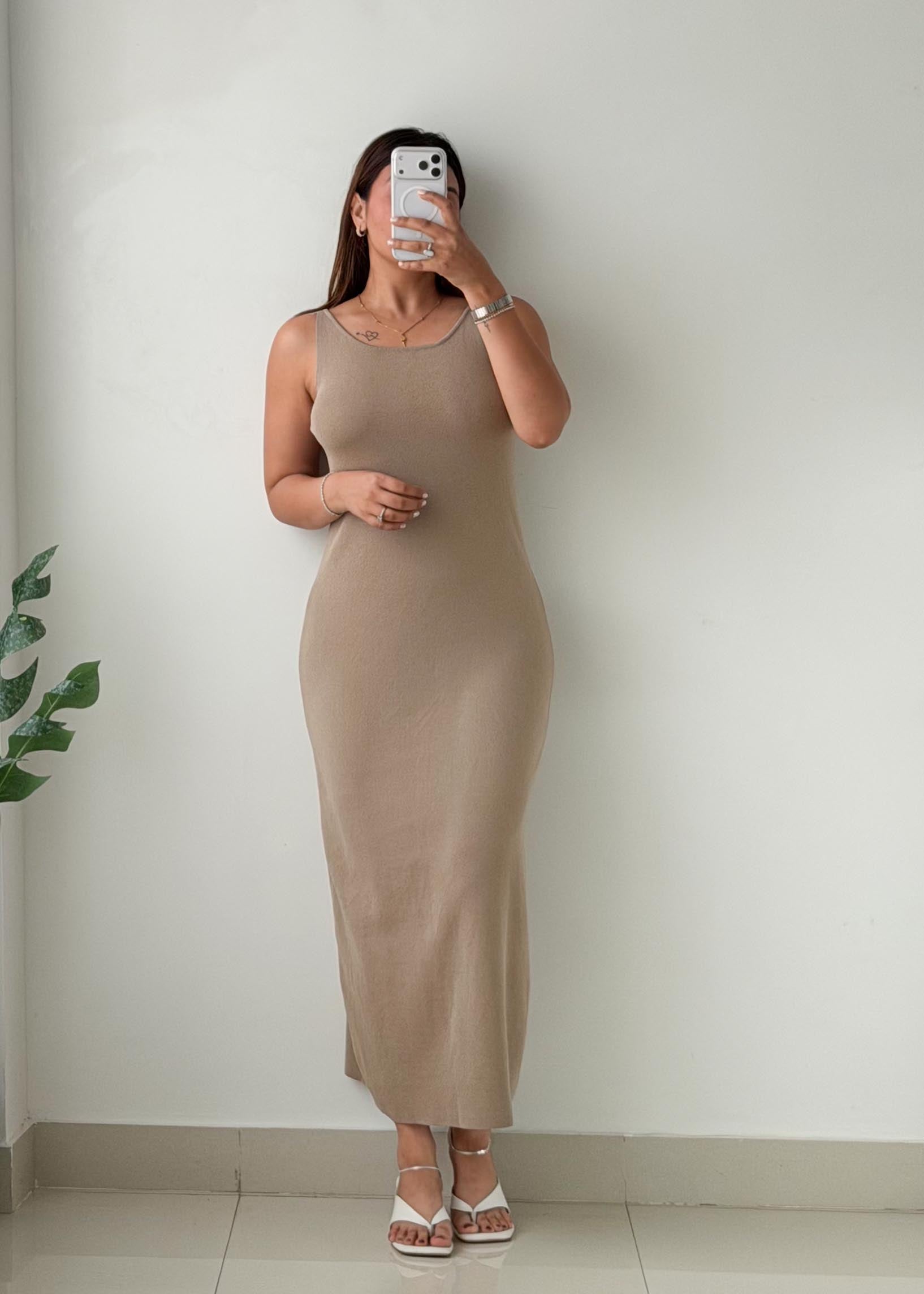 Size M-L Beige Ribbed Knit Maxi Dress
