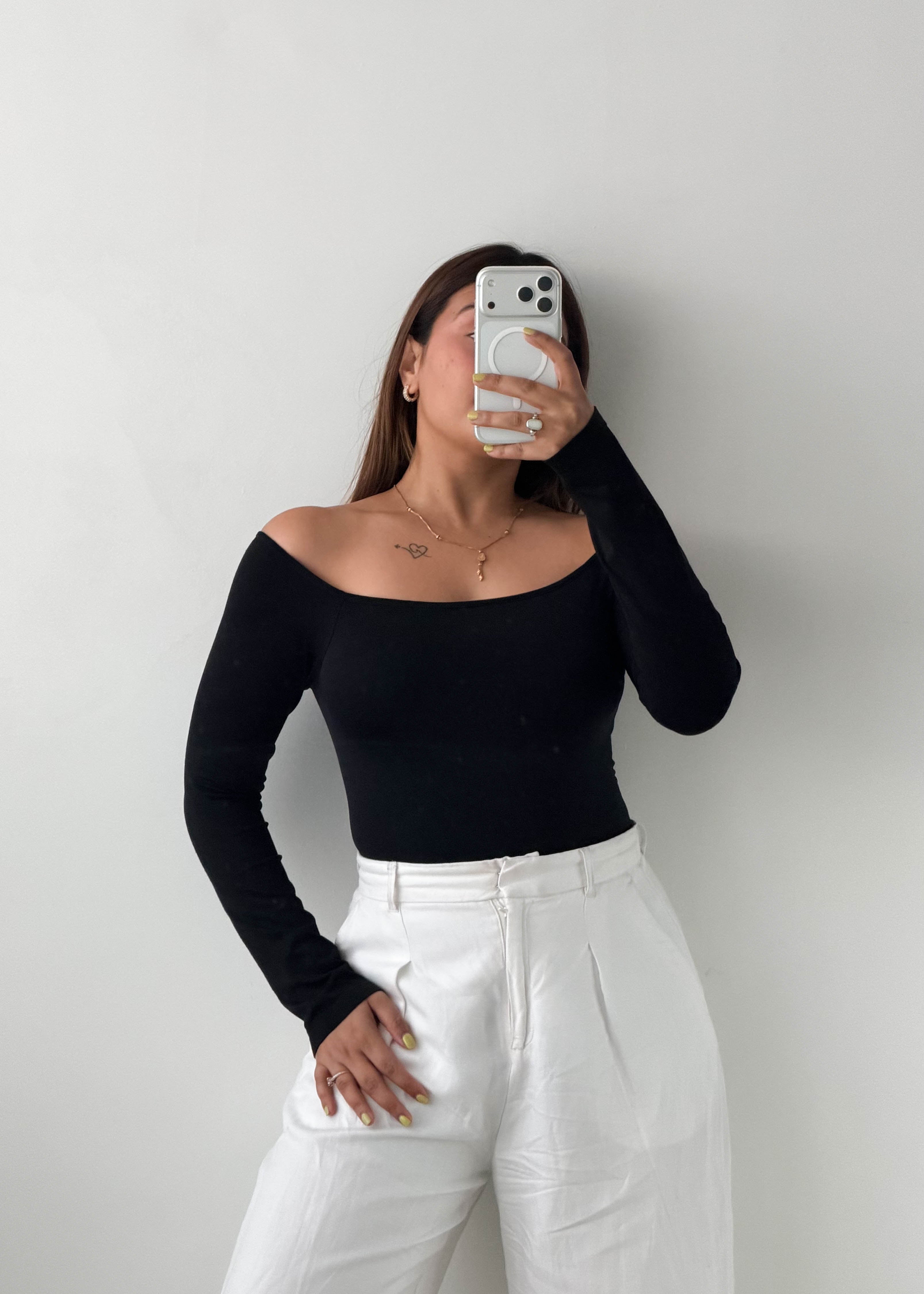 Size S-M Black Off-Shoulder Bodysuit