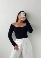 Size S-M Black Off-Shoulder Bodysuit