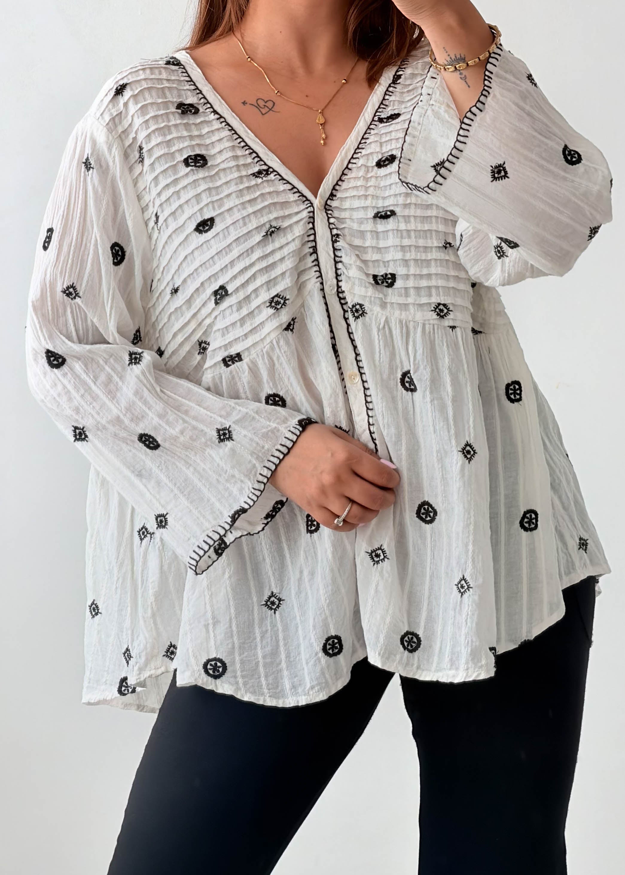 Size L-XL White Embroidered Boho Blouse
