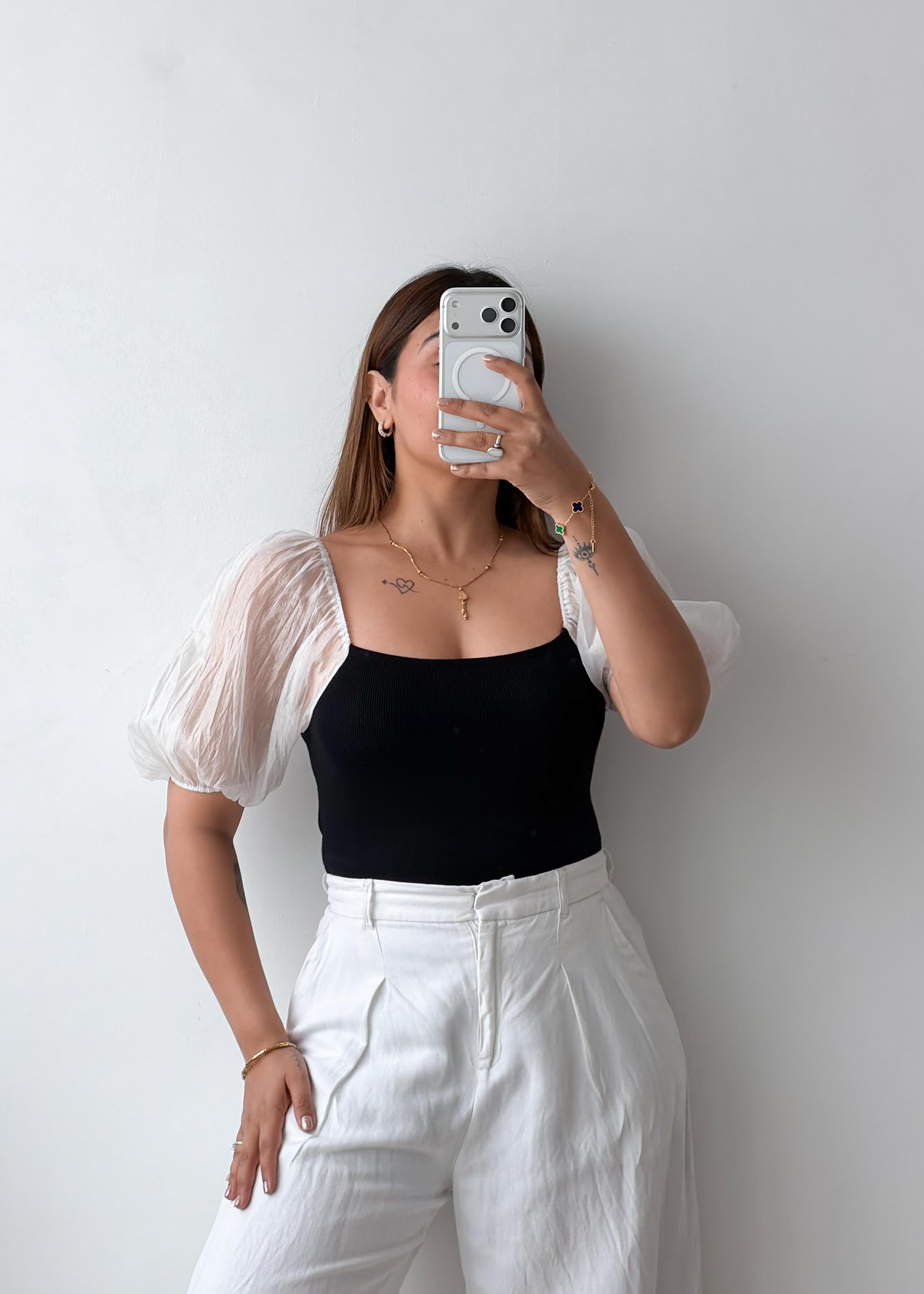 Size S-M Black Puff Sleeve Contrast Top