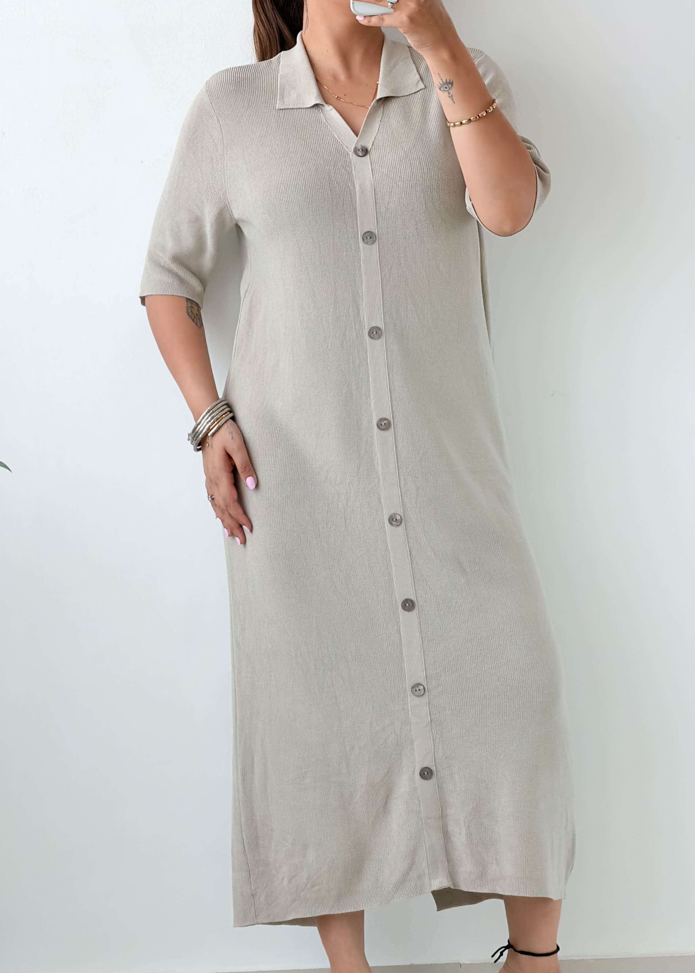 Size L-XL Beige Button-Down Knit Midi Dress