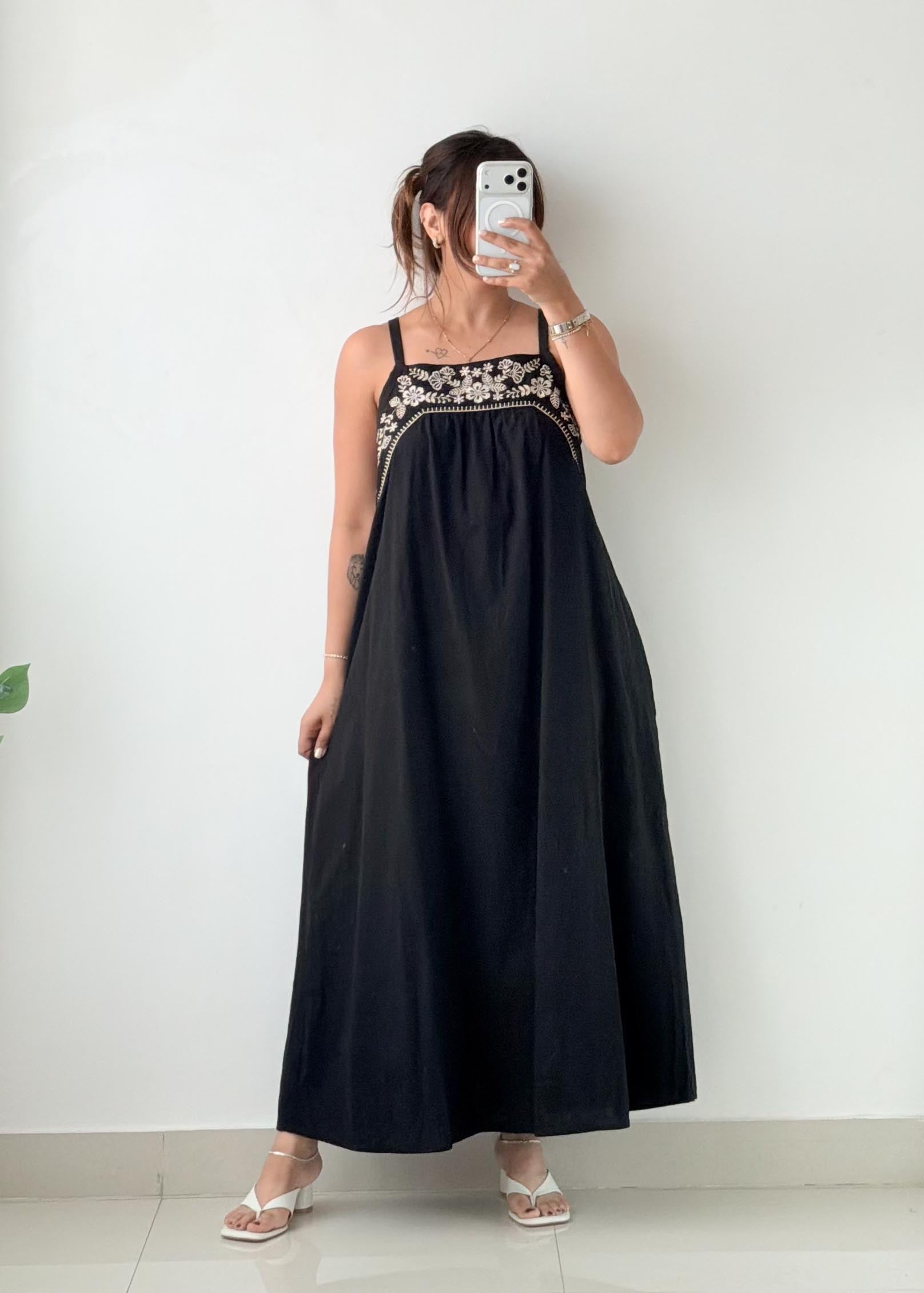 Size L-XL Black Embroidered Flowy Maxi Dress