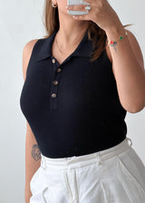 Size L-XL Black Sleeveless Polo Top