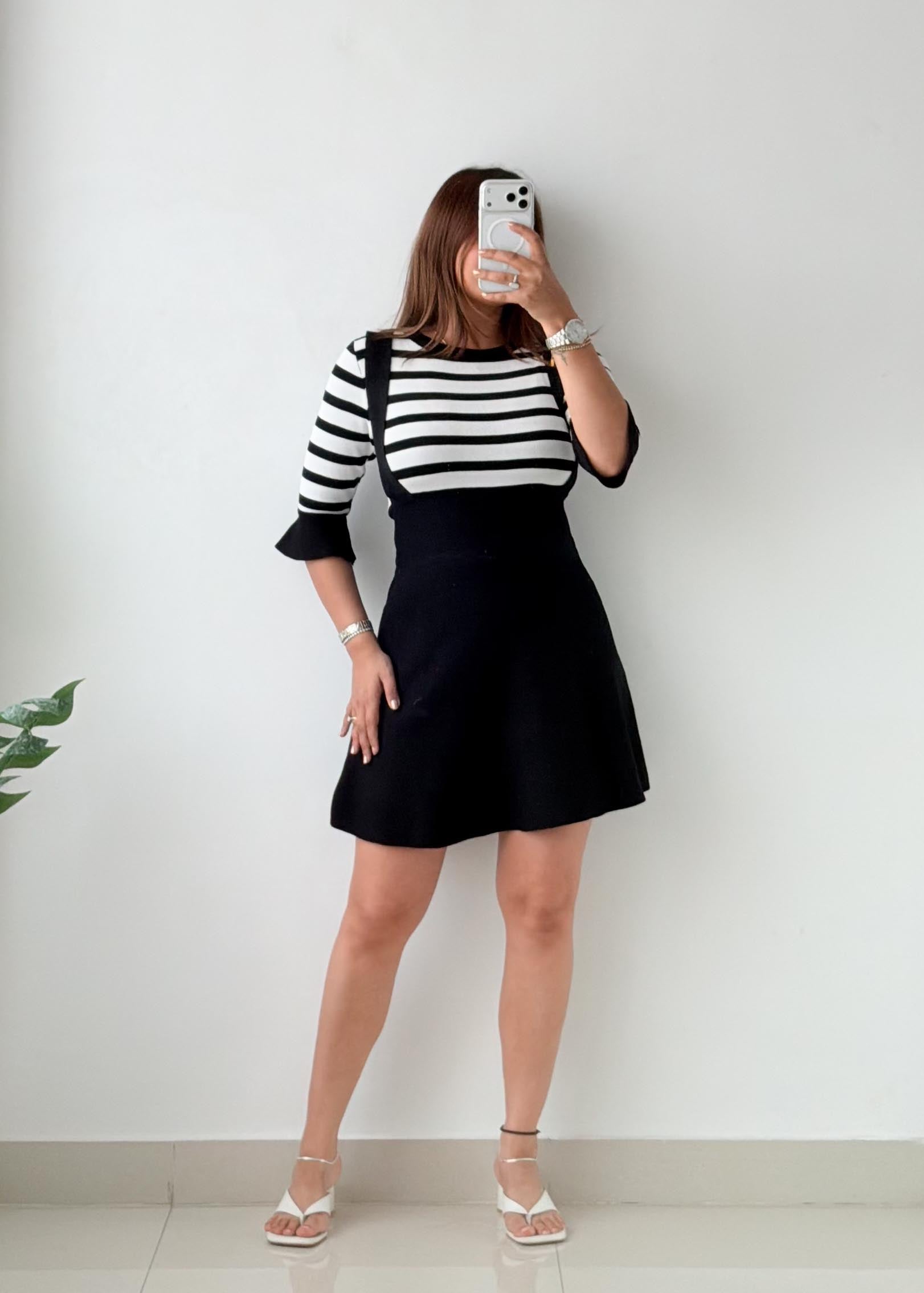 Size XS-S Black & White Contrast Knit Mini Dress