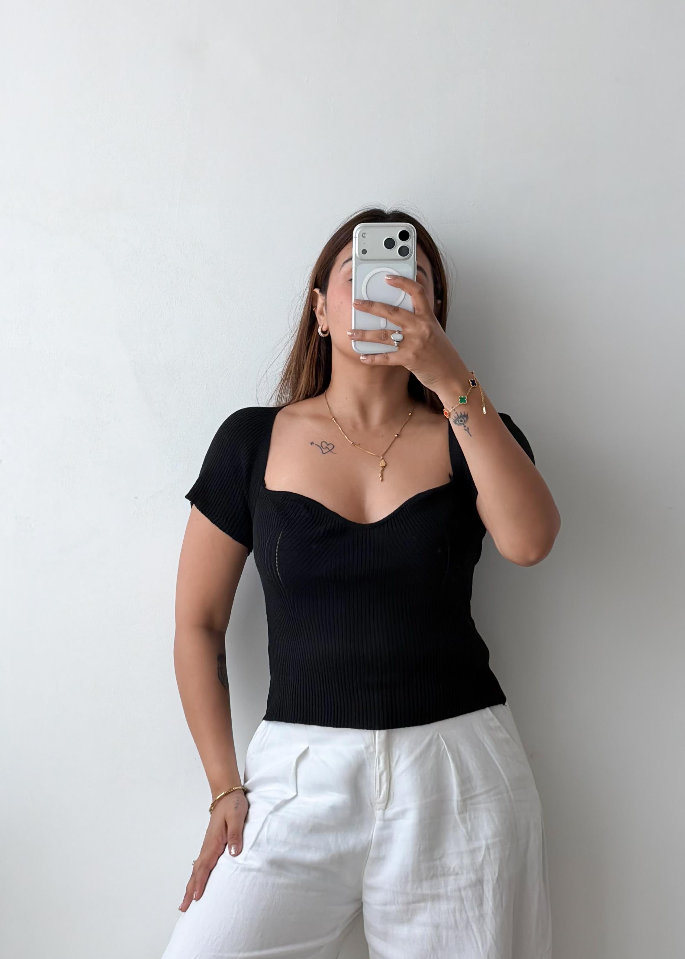 Size M-L Black Sweetheart Neck Ribbed Top