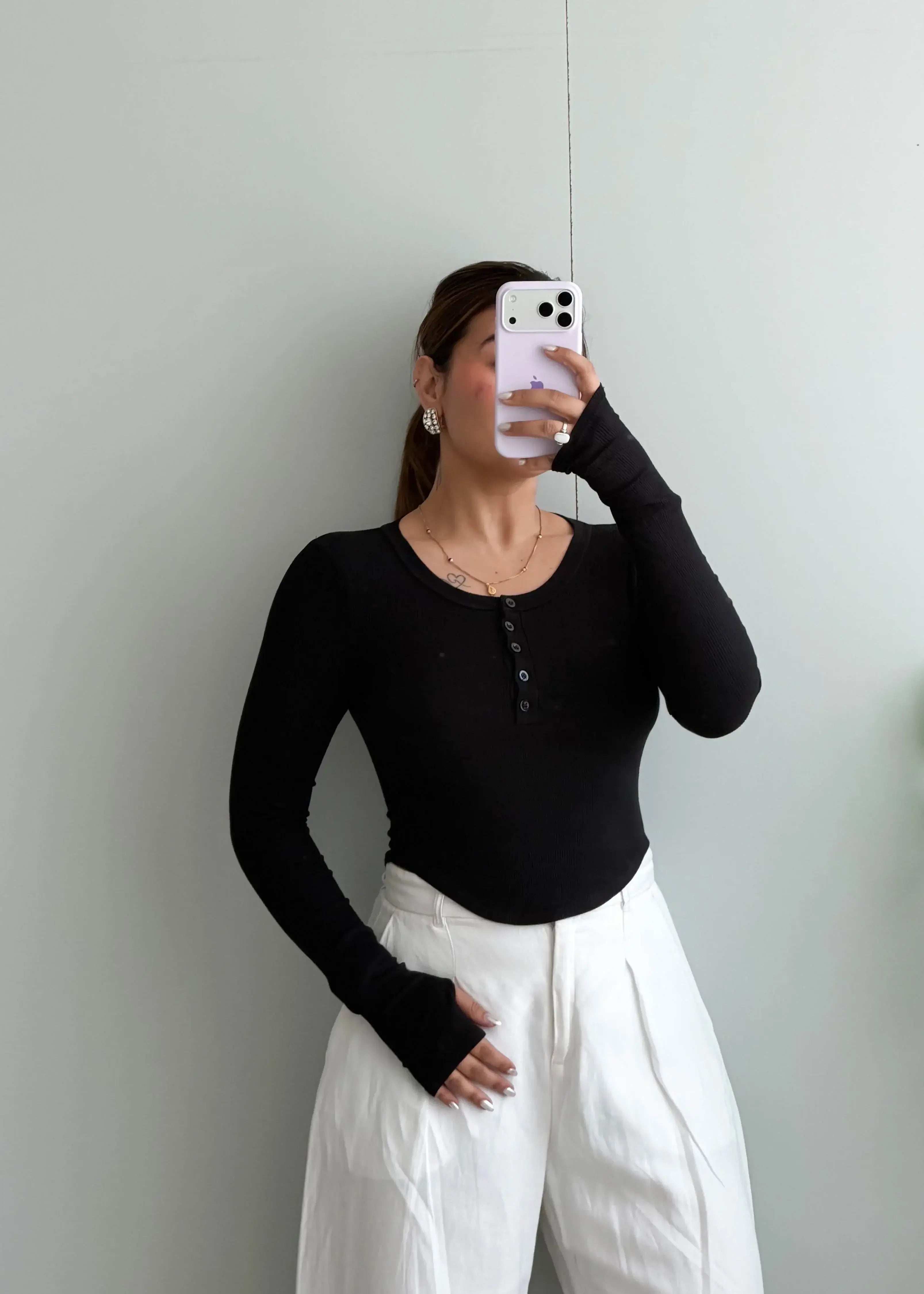 Size XS-S, Black Long Sleeve Ribbed Top - Closet by Payal