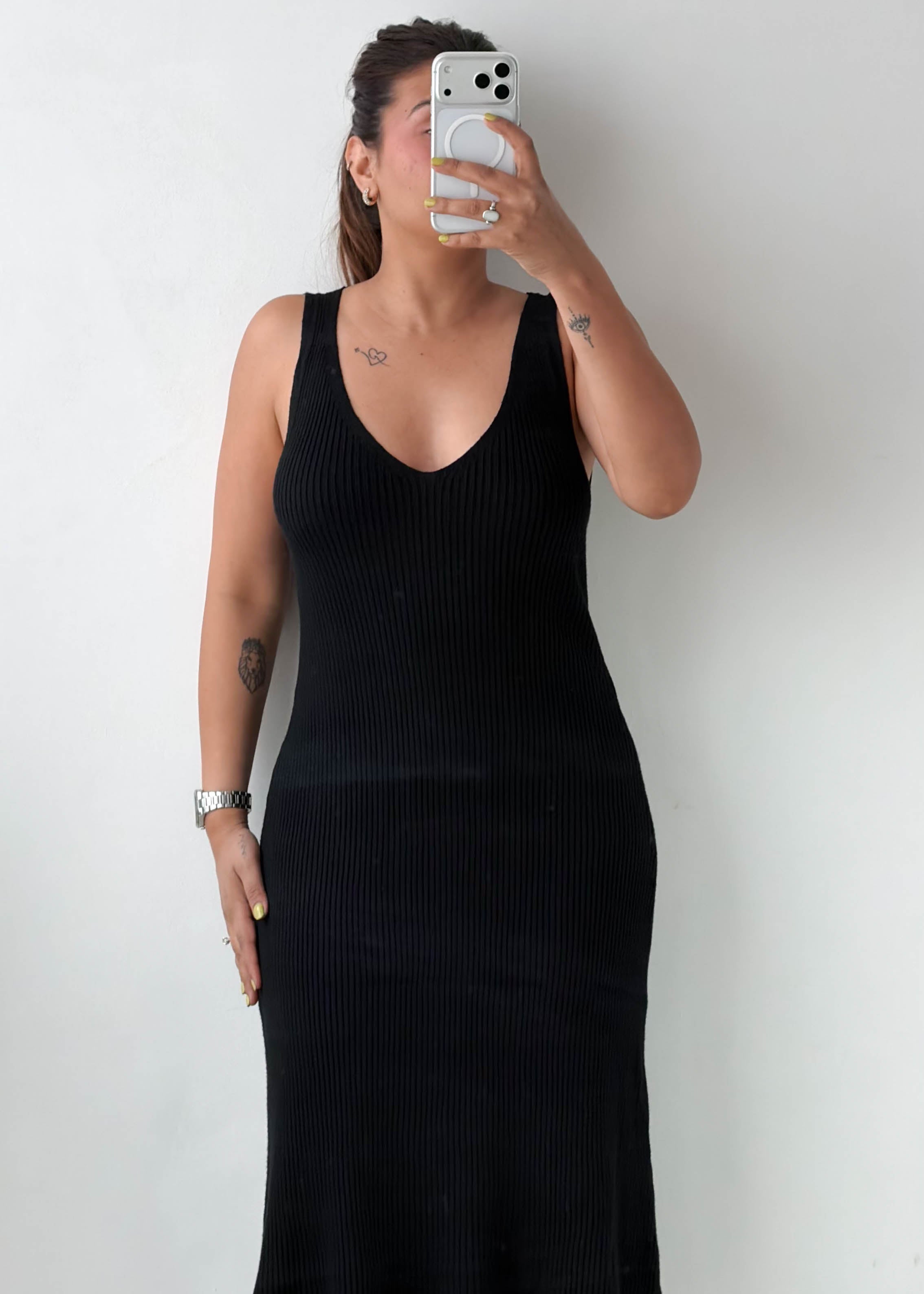 Size L-XL Black Ribbed Scoop Neck Midi Dress