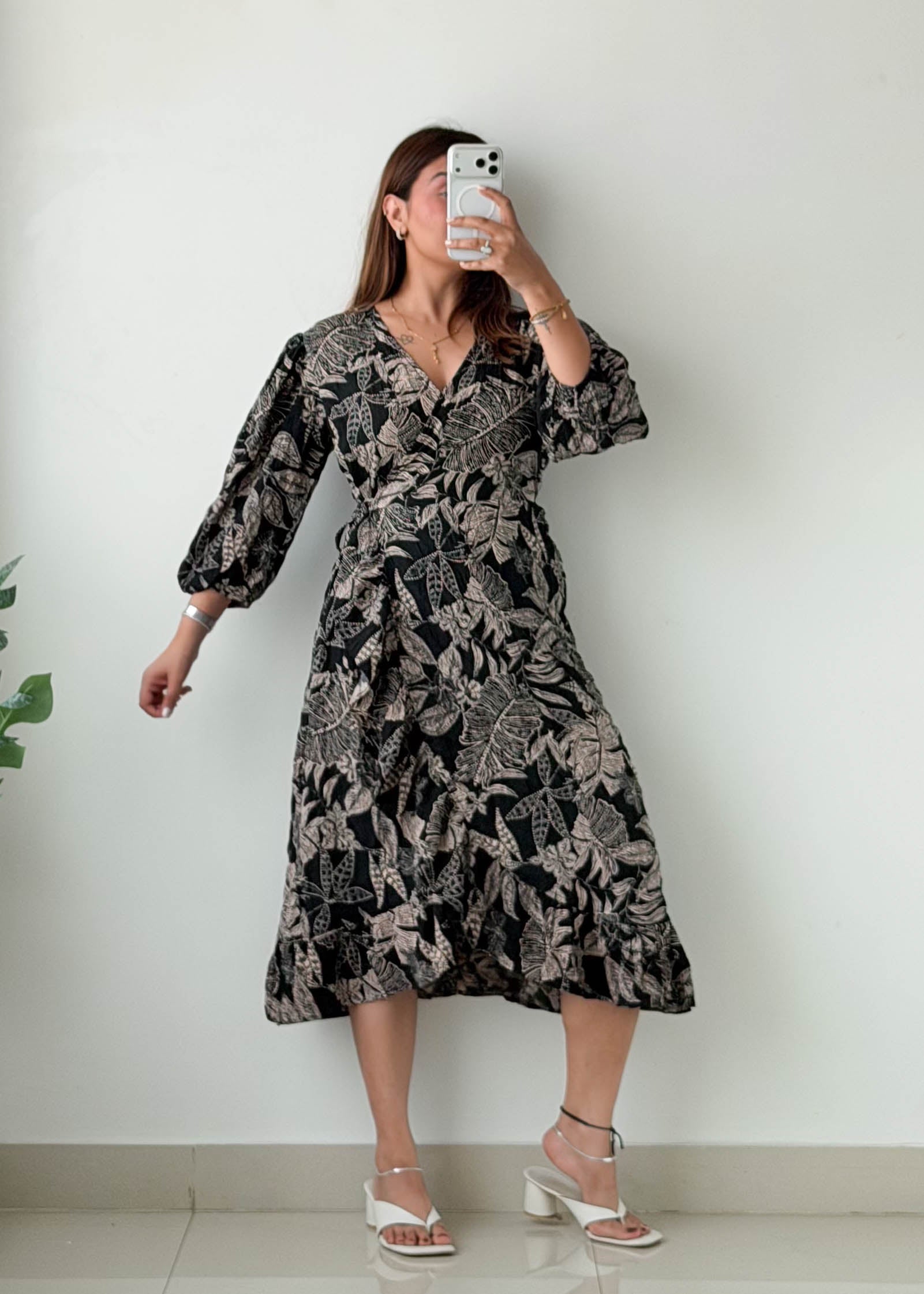 Size M-L Black Printed Midi Dress