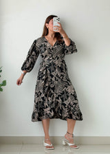 Size M-L Black Printed Midi Dress