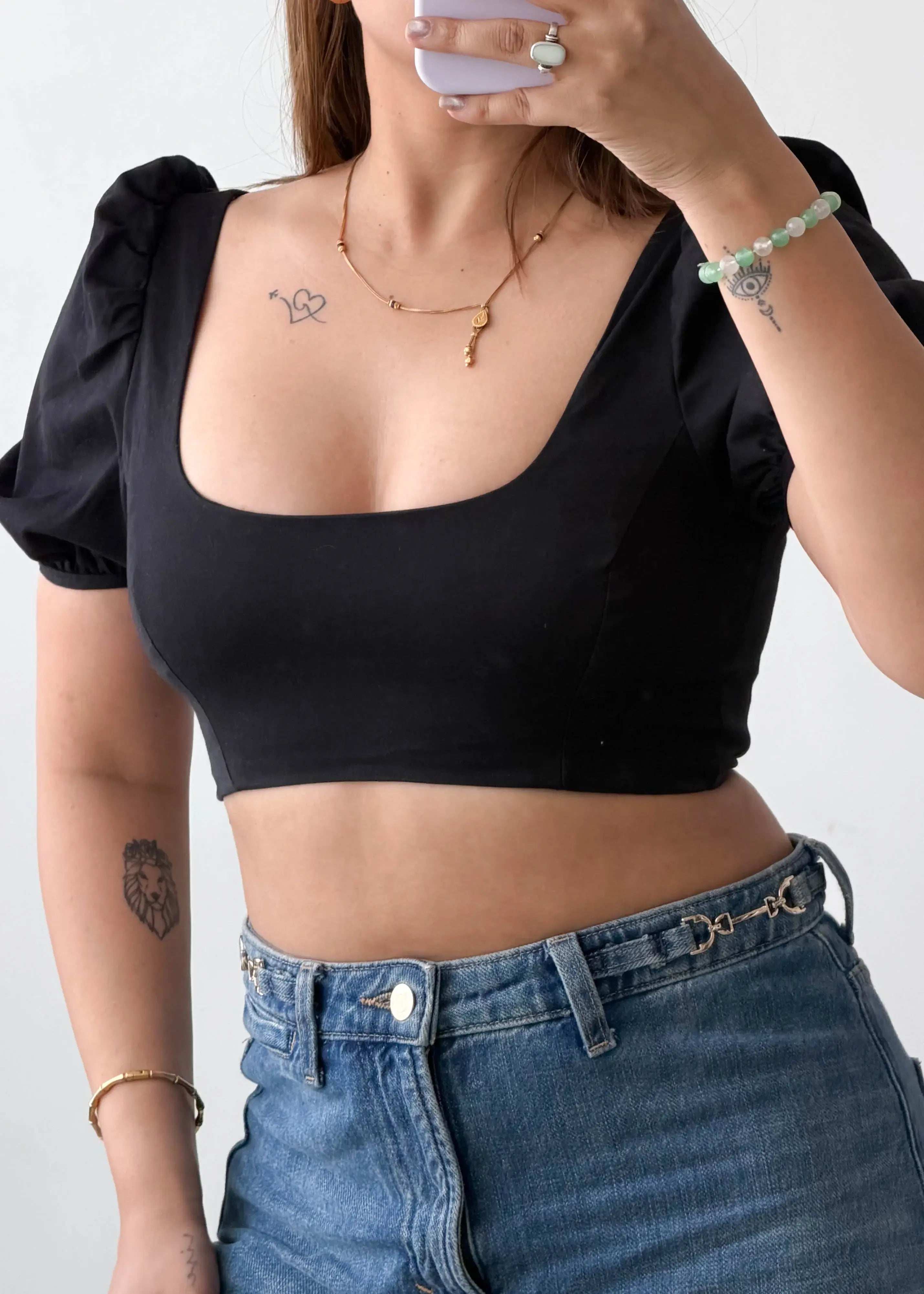 Size XS-S Black Puff Sleeve Crop Top
